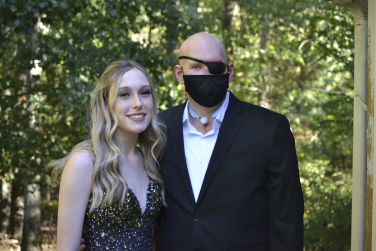 Man receives the first eye transplant plus a new face, bringing world one step closer to restoring sight